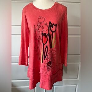 Jess &‎ Jane SM Red w Tulips Mineral Washed Long Sleeve Tunic